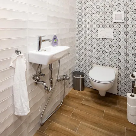 Spatown Promenade Apartment Piest'any