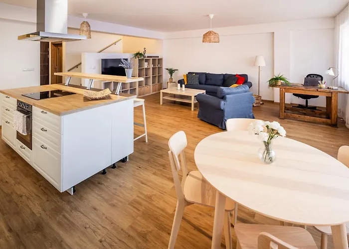 Spatown Promenade * 皮耶什佳尼